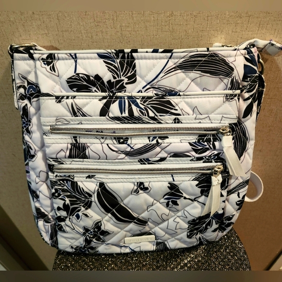 NWOT VERA BRADLEY floral white and black crossbody bag - Picture 6 of 12